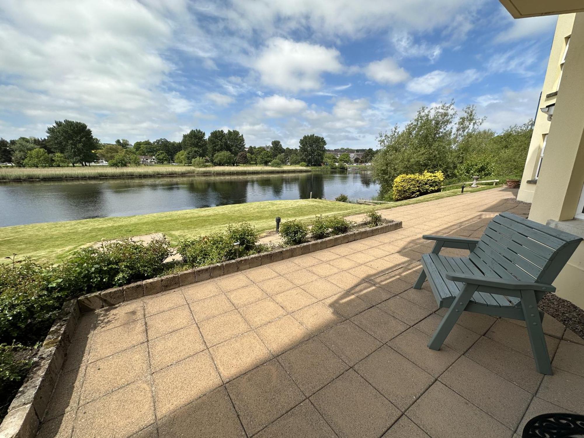 Coleraine Riverside apartment Exteriör bild